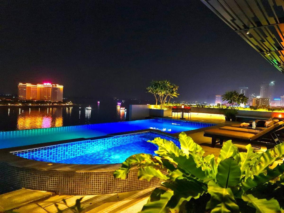 Harmony Phnom Penh Hotel Exterior photo